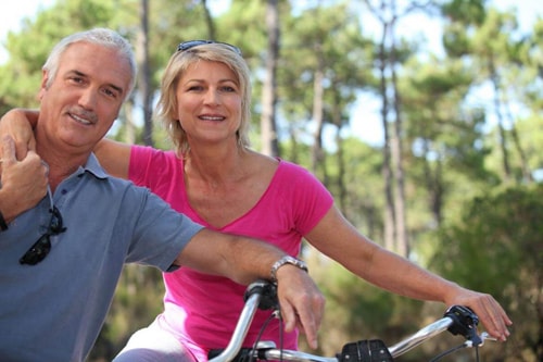 retired-couple-500-min